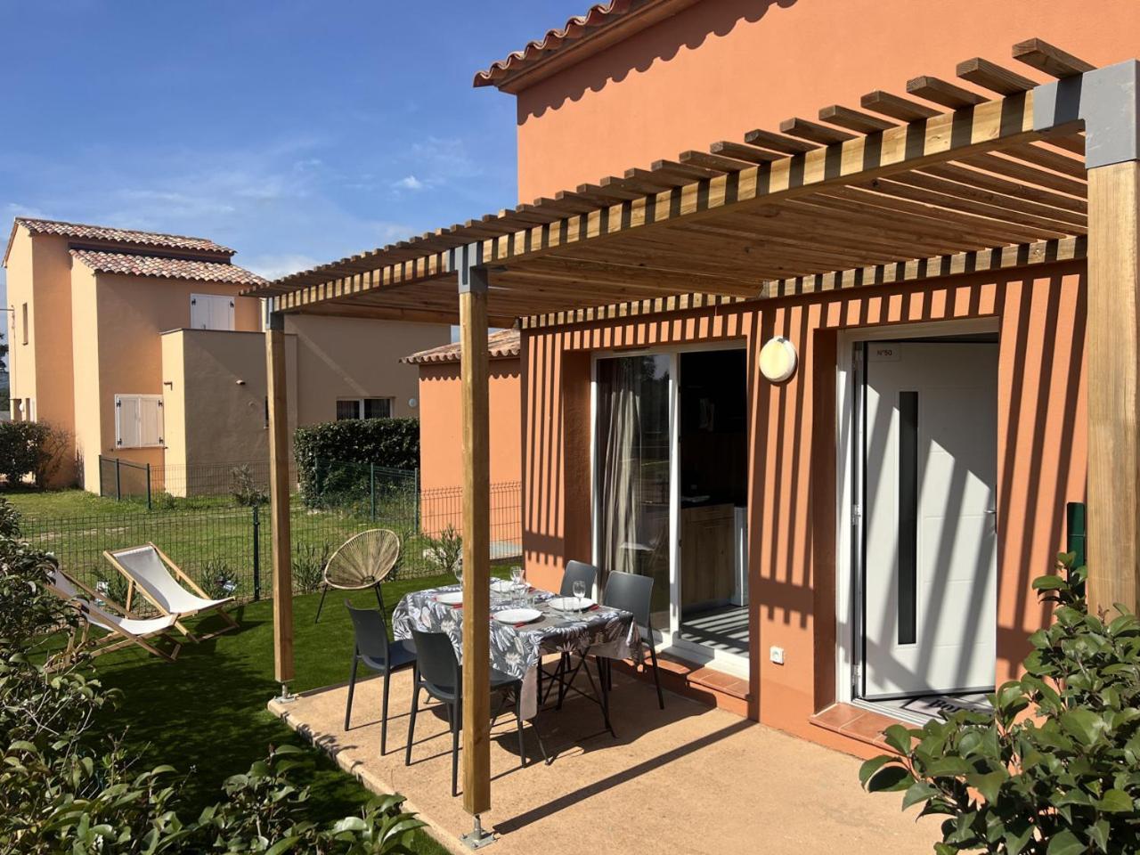 Residence Hoteliere Les Hameaux De Saint Cyprien Appartement 2 Chambres 르씨 외부 사진